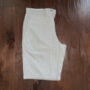 Men’s Old Navy Ultimate Slim 5 pocket shorts